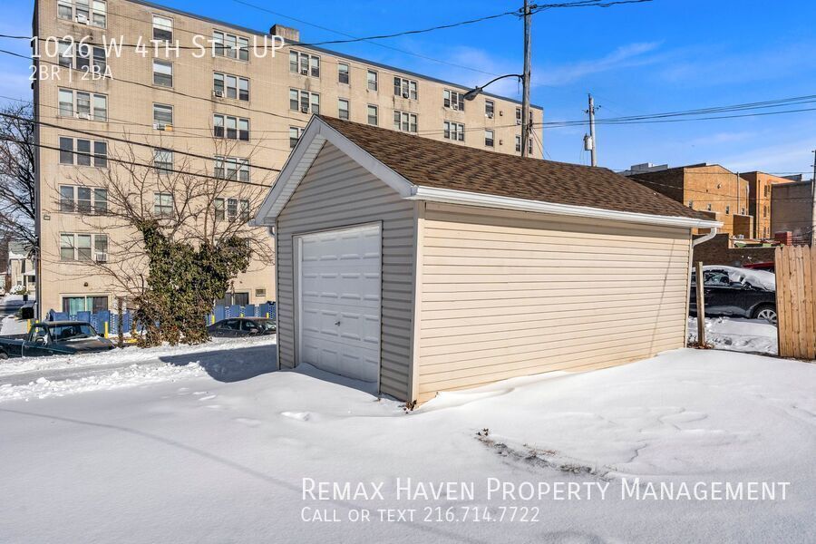 1026 W 4th St | UP, Lorain - Spacious 2-bed 1.5-bath multi-family home!  property image