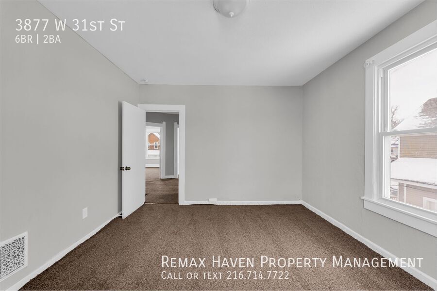 3877 W 31st St, Cleveland - Spacious 6-bed 2-bath single-family home! property image