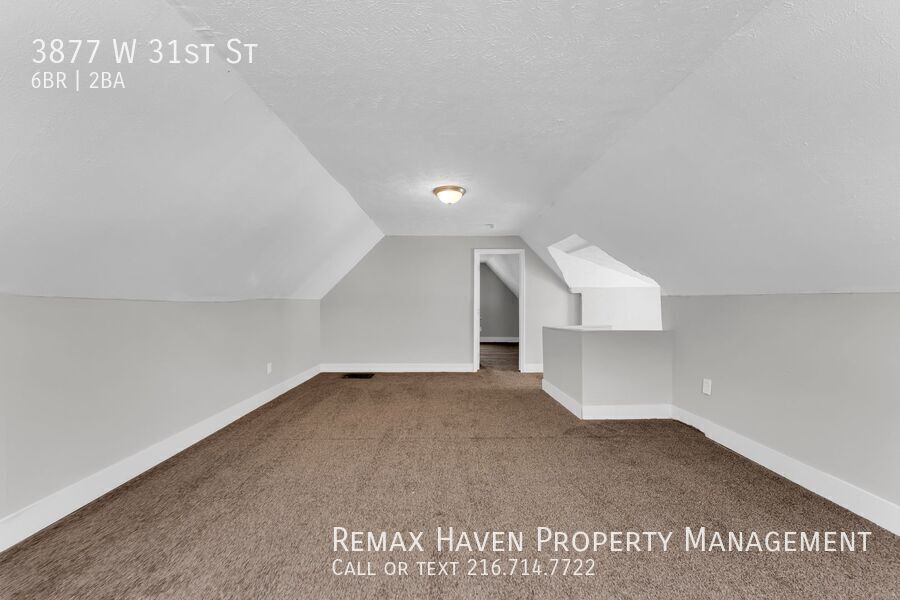 3877 W 31st St, Cleveland - Spacious 6-bed 2-bath single-family home! property image