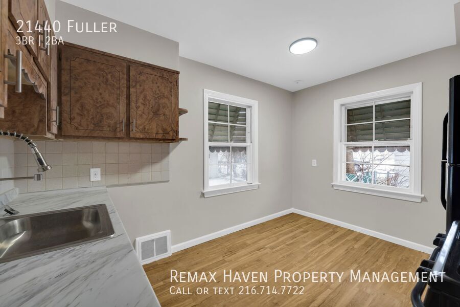 21440 Fuller Ave, Euclid - Spacious 3-bed 2 -bath single-family home! property image