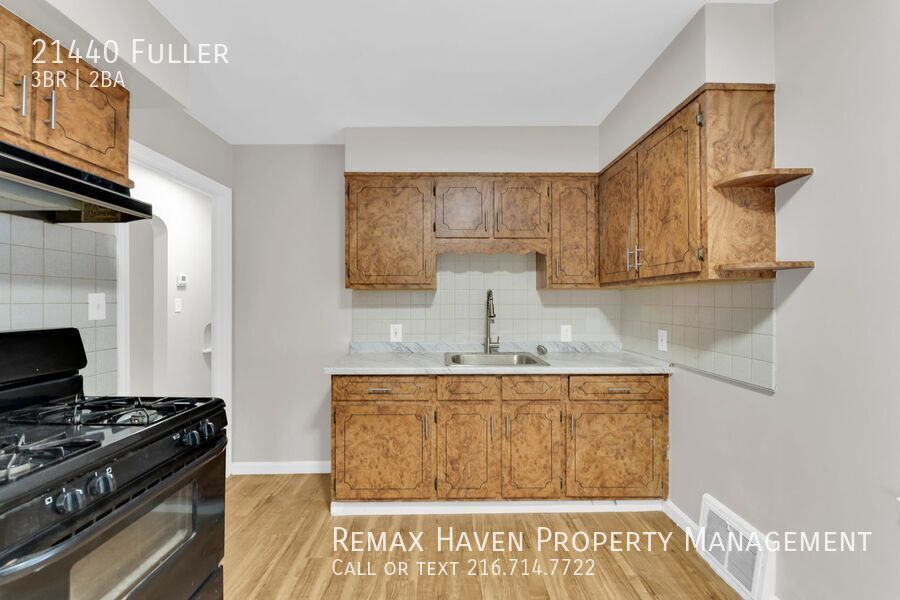21440 Fuller Ave, Euclid - Spacious 3-bed 2 -bath single-family home! property image