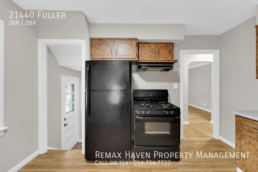 21440 Fuller Ave, Euclid - Spacious 3-bed 2 -bath single-family home! property image