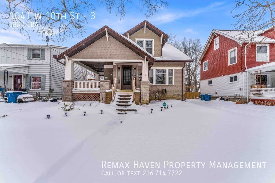 1041 W 10th St | Unit 3, Lorain - Spacious 1-bed 1-bath multi-family home! All utilities included! property image