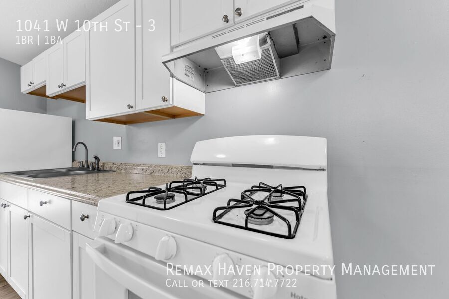 1041 W 10th St | Unit 3, Lorain - Spacious 1-bed 1-bath multi-family home! All utilities included! property image