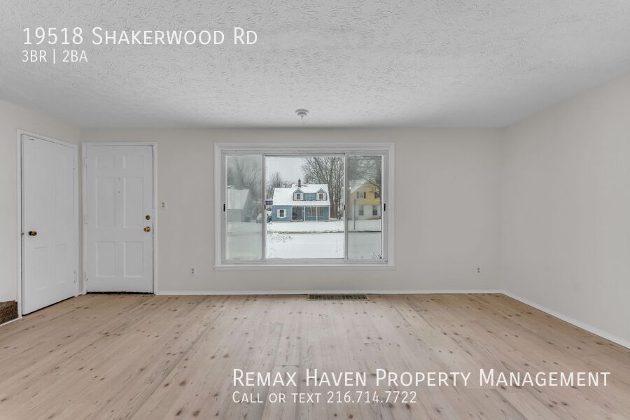19518 Shakerwood Rd, Warrensville Heights - Spacious 3 - bed 1.5 - bath single-family home! property image