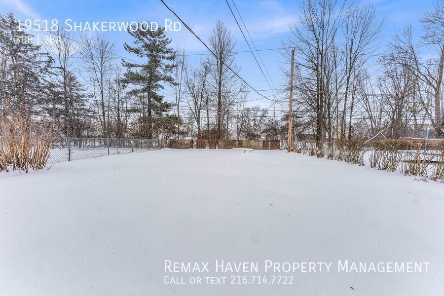 19518 Shakerwood Rd, Warrensville Heights - Spacious 3 - bed 1.5 - bath single-family home! property image