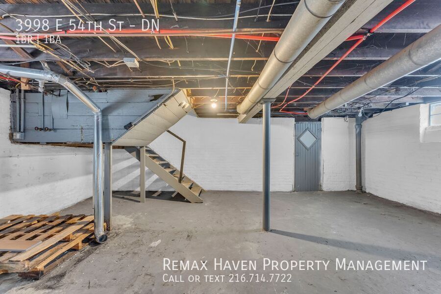 3998 E 54th St | DN, Newburgh Heights - Spacious 1-bed 1-bath multi-family home!  property image