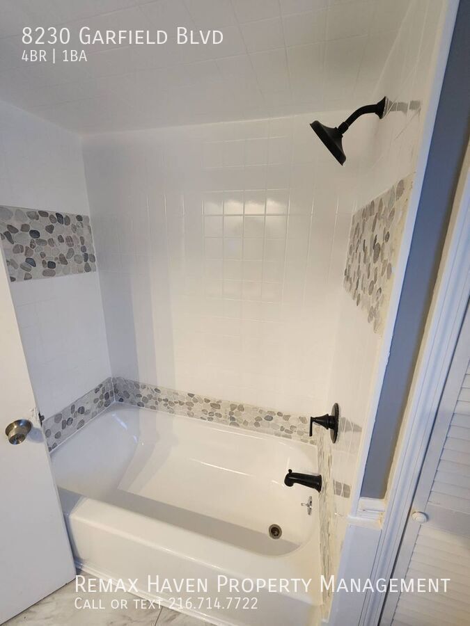 8230 Garfield Blvd, Garfield Heights - Spacious 4-bed 1 -bath single-family home! property image