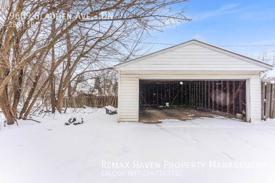 9609 Sladden Ave | DN, Garfield Heights - Spacious 2-bed 1-bath multi-family home! property image