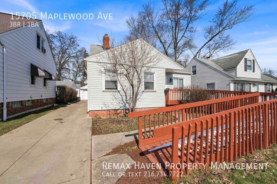15705 Maplewood Ave, Maple Heights - Spacious 3-bed 1-bath single-family home! property image