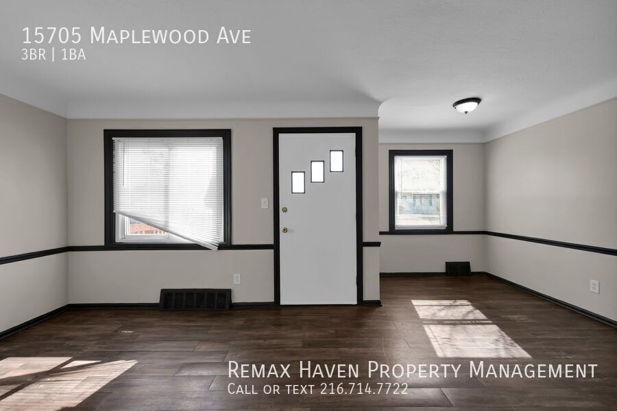 15705 Maplewood Ave, Maple Heights - Spacious 3-bed 1-bath single-family home! property image