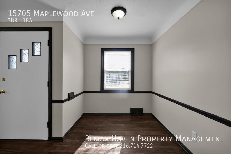 15705 Maplewood Ave, Maple Heights - Spacious 3-bed 1-bath single-family home! property image