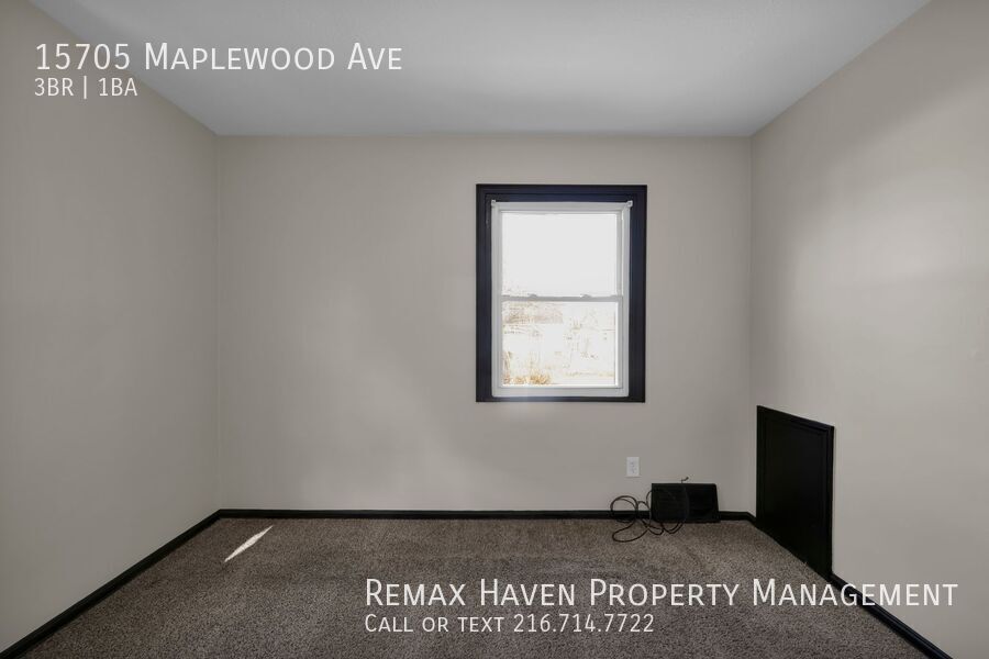 15705 Maplewood Ave, Maple Heights - Spacious 3-bed 1-bath single-family home! property image