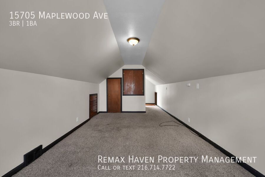 15705 Maplewood Ave, Maple Heights - Spacious 3-bed 1-bath single-family home! property image