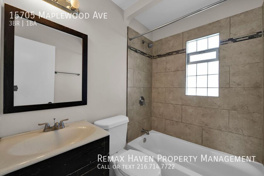 15705 Maplewood Ave, Maple Heights - Spacious 3-bed 1-bath single-family home! property image