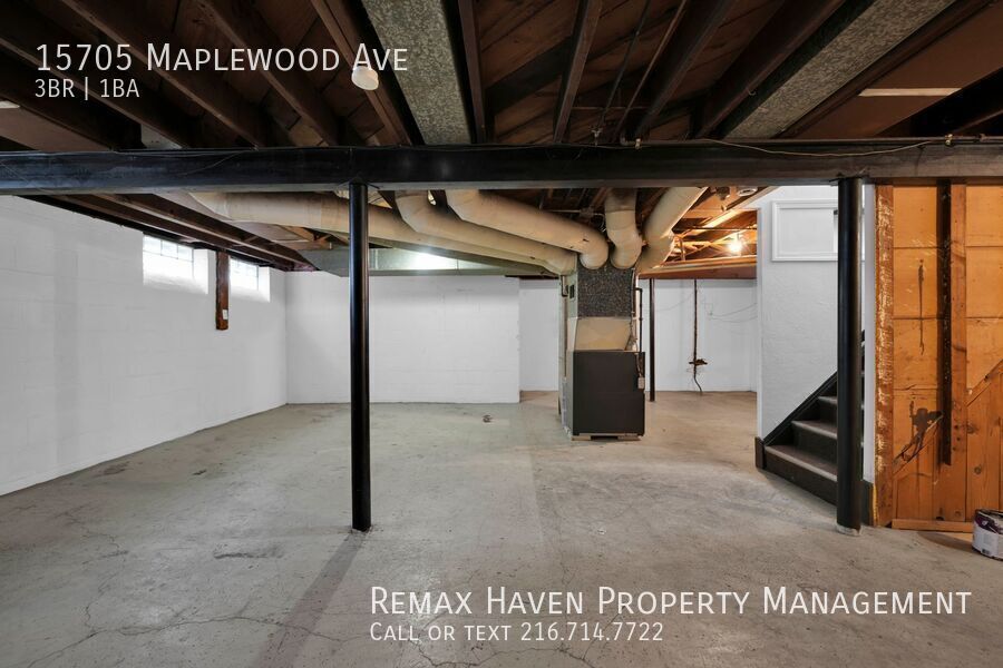 15705 Maplewood Ave, Maple Heights - Spacious 3-bed 1-bath single-family home! property image