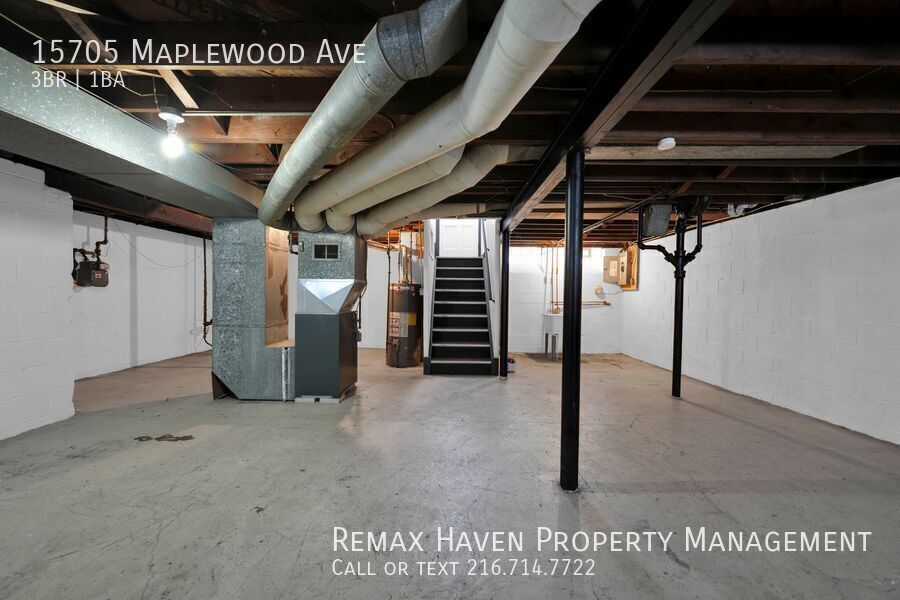 15705 Maplewood Ave, Maple Heights - Spacious 3-bed 1-bath single-family home! property image