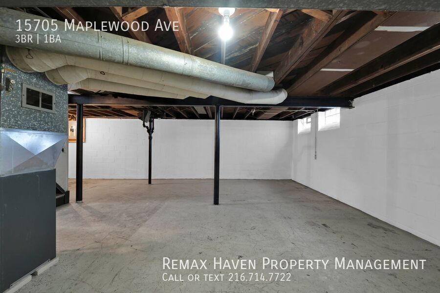 15705 Maplewood Ave, Maple Heights - Spacious 3-bed 1-bath single-family home! property image