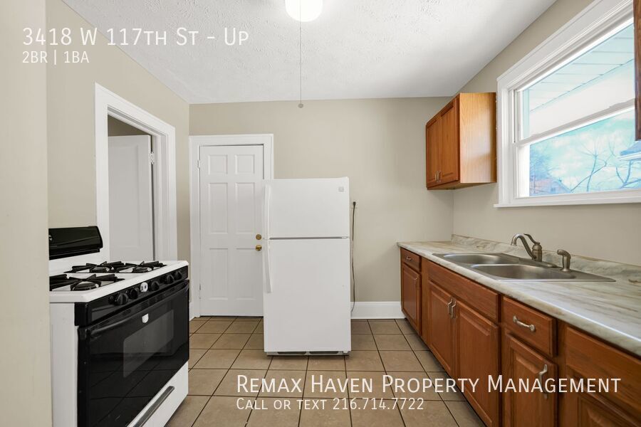 3418 (3416) W 117th St | UP, Cleveland - Spacious 2 bed 1 bath multi-family home! property image