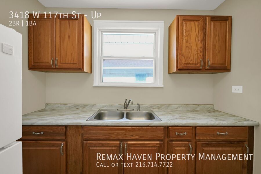 3418 (3416) W 117th St | UP, Cleveland - Spacious 2 bed 1 bath multi-family home! property image