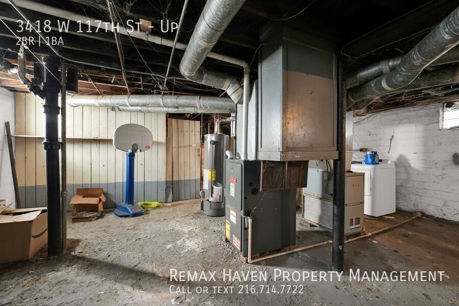 3418 (3416) W 117th St | UP, Cleveland - Spacious 2 bed 1 bath multi-family home! property image