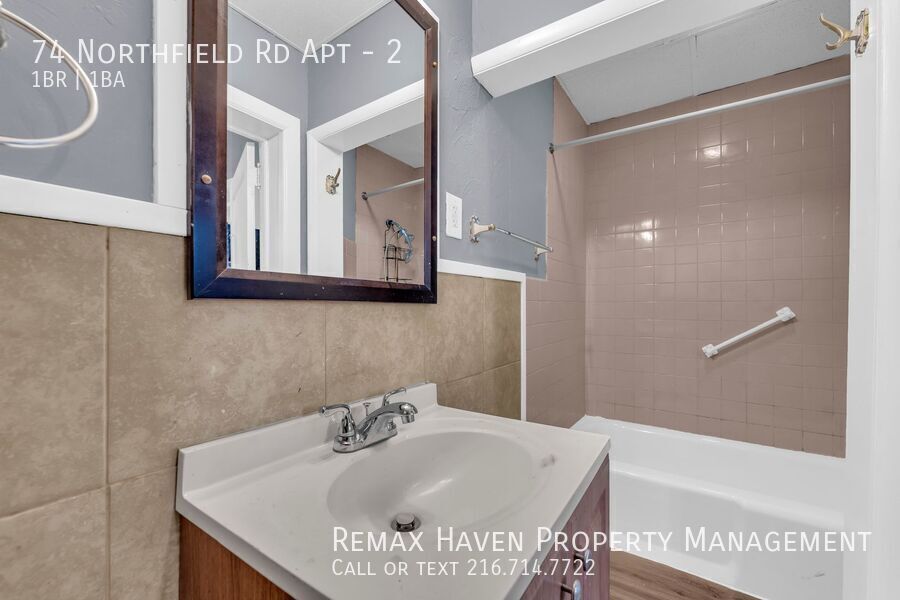 72-74 Northfield Rd | Apt 2, Bedford - Spacious 1 bed 1 bath multi-family home! property image