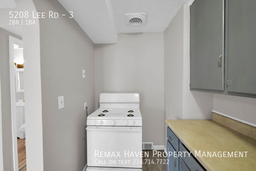 5208 Lee Rd | Apt 3, Maple Heights - Spacious 2 bed 1 bath apartment! property image