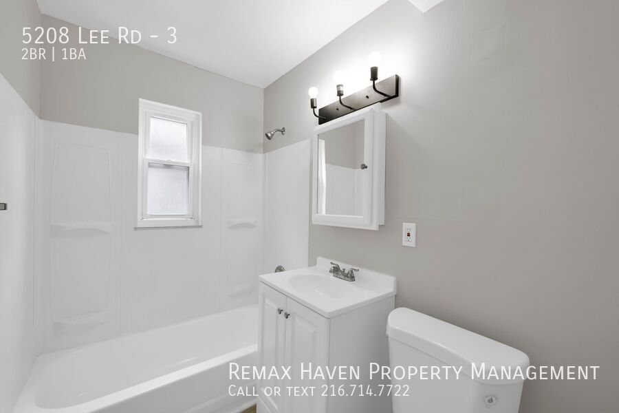 5208 Lee Rd | Apt 3, Maple Heights - Spacious 2 bed 1 bath apartment! property image