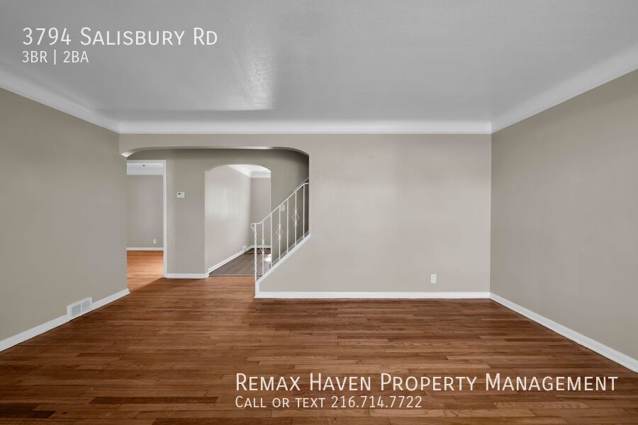 3794 Salisbury Rd, South Euclid - Spacious 3-bed 1.5-bath single-family home! property image