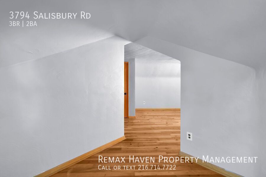 3794 Salisbury Rd, South Euclid - Spacious 3-bed 1.5-bath single-family home! property image