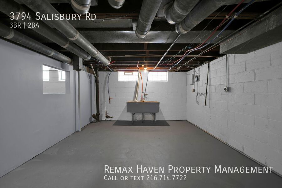 3794 Salisbury Rd, South Euclid - Spacious 3-bed 1.5-bath single-family home! property image