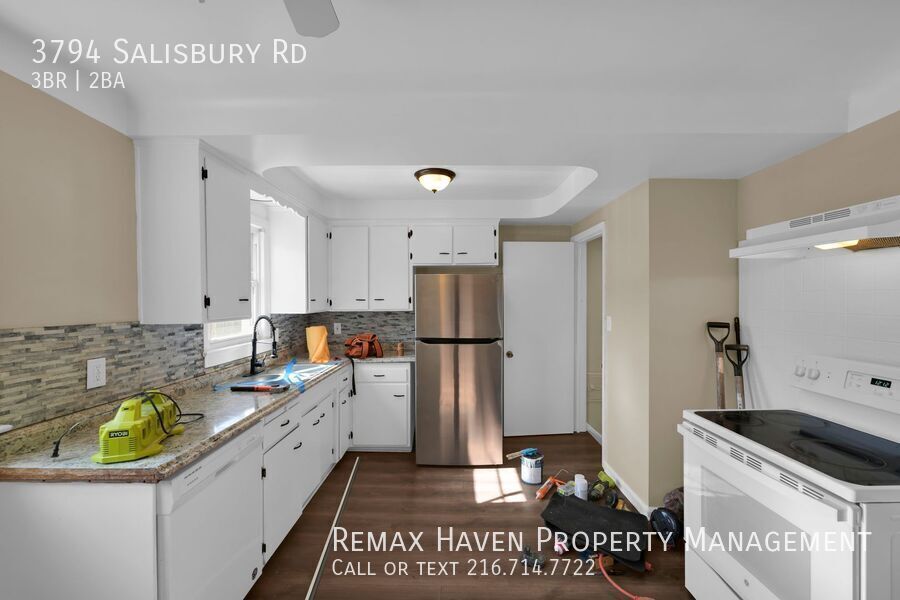 3794 Salisbury Rd, South Euclid - Spacious 3-bed 1.5-bath single-family home! property image