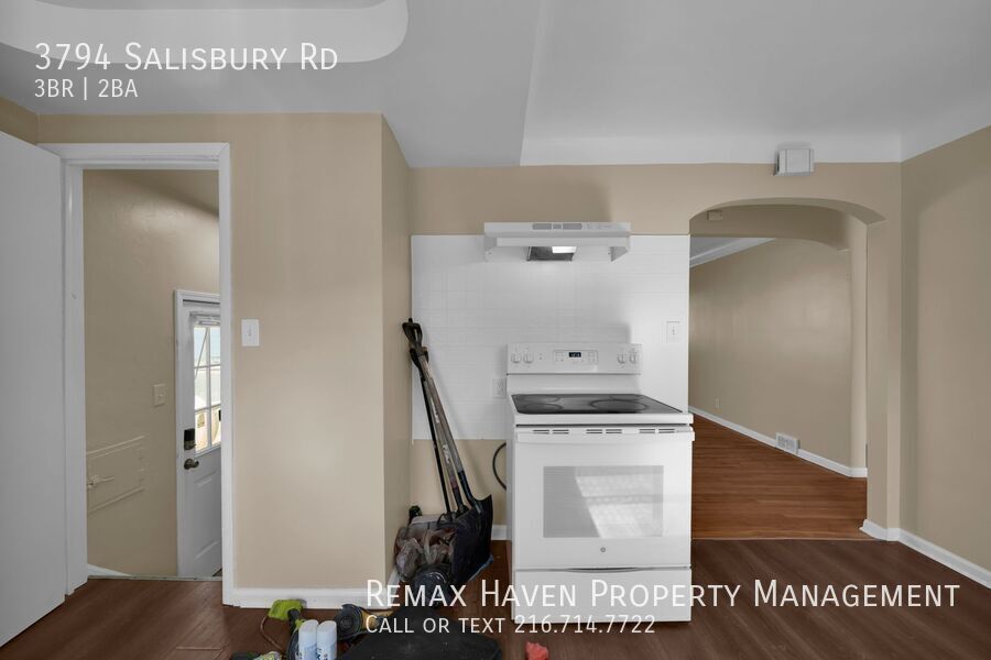 3794 Salisbury Rd, South Euclid - Spacious 3-bed 1.5-bath single-family home! property image