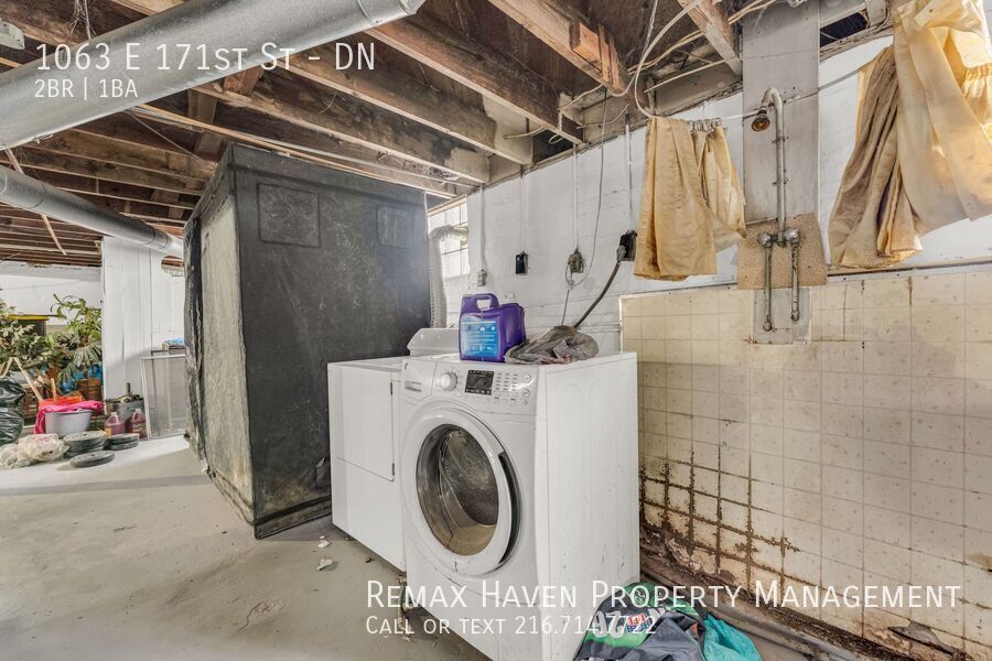 1063 E 171st St | DN, Cleveland - Spacious 2-bed 1-bath multi-family home! property image