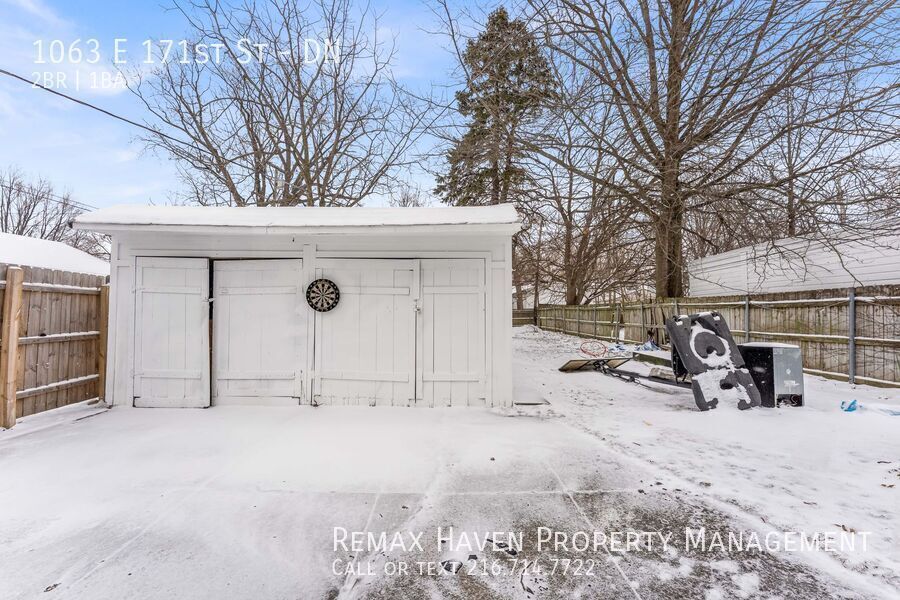 1063 E 171st St | DN, Cleveland - Spacious 2-bed 1-bath multi-family home! property image