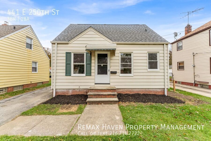 441 E 250th St, Euclid - Spacious 3-bed 1-bath single-family home! property image