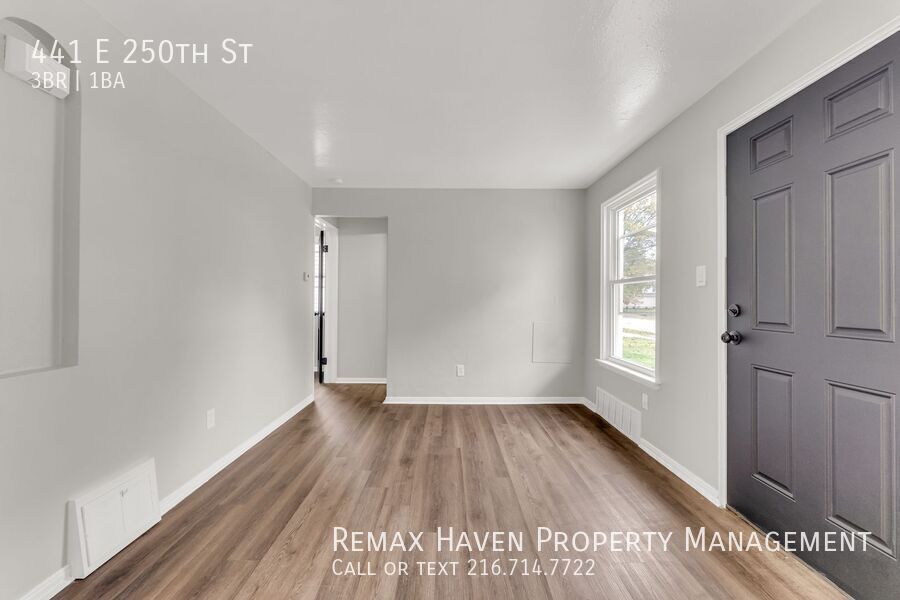 441 E 250th St, Euclid - Spacious 3-bed 1-bath single-family home! property image