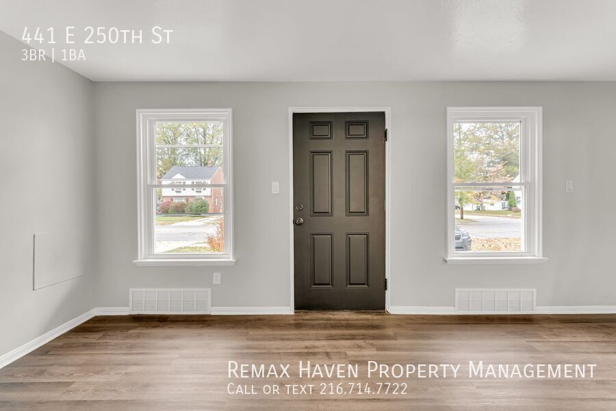 441 E 250th St, Euclid - Spacious 3-bed 1-bath single-family home! property image