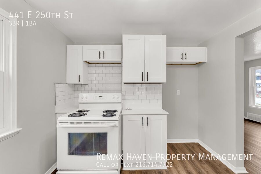 441 E 250th St, Euclid - Spacious 3-bed 1-bath single-family home! property image