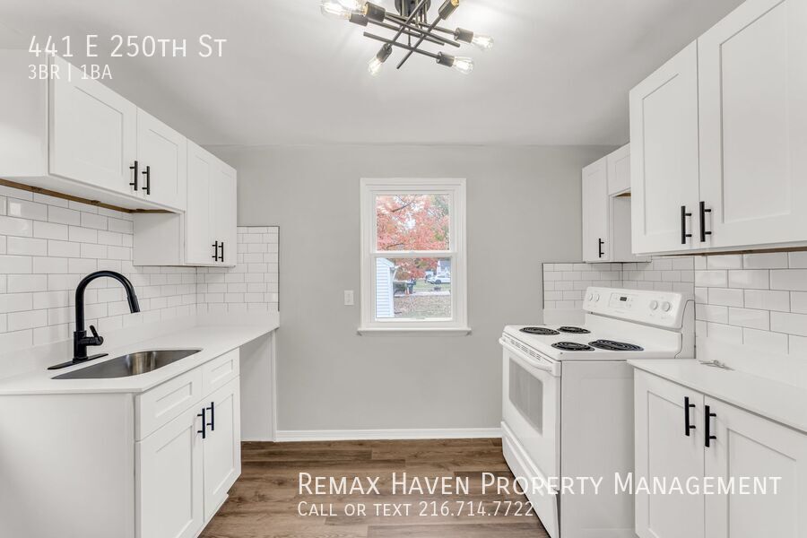 441 E 250th St, Euclid - Spacious 3-bed 1-bath single-family home! property image