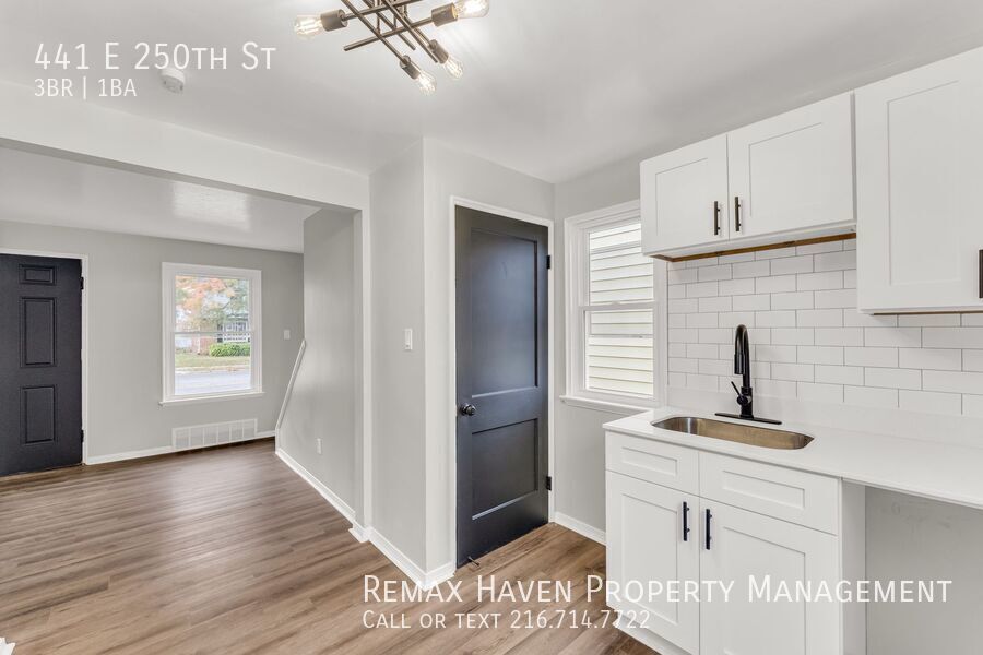 441 E 250th St, Euclid - Spacious 3-bed 1-bath single-family home! property image