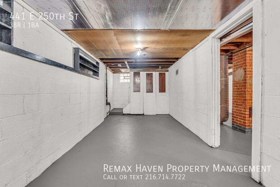 441 E 250th St, Euclid - Spacious 3-bed 1-bath single-family home! property image