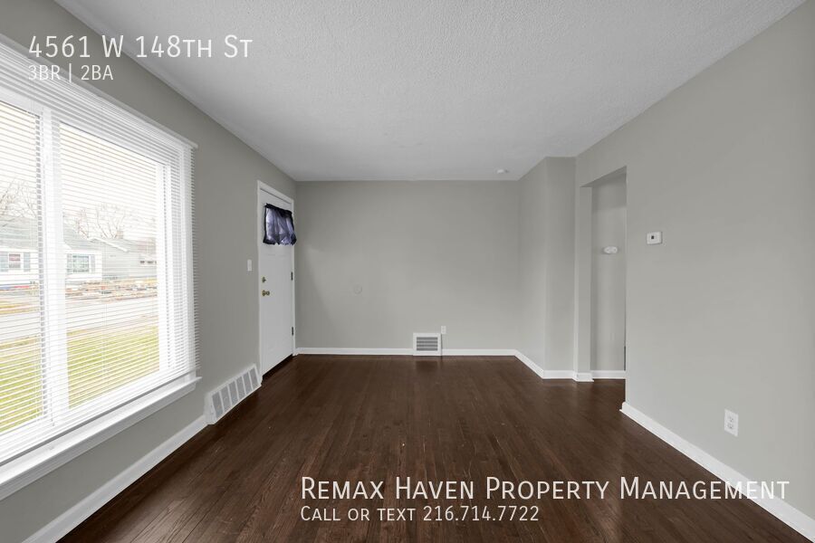 4561 W 148th St, Cleveland - Spacious 3-bed 1.5-bath single-family home! property image