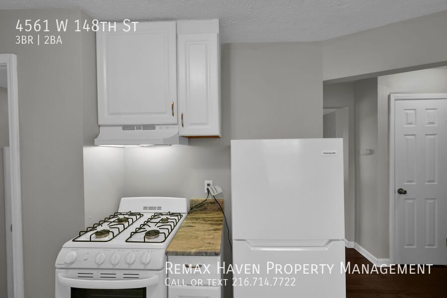 4561 W 148th St, Cleveland - Spacious 3-bed 1.5-bath single-family home! property image