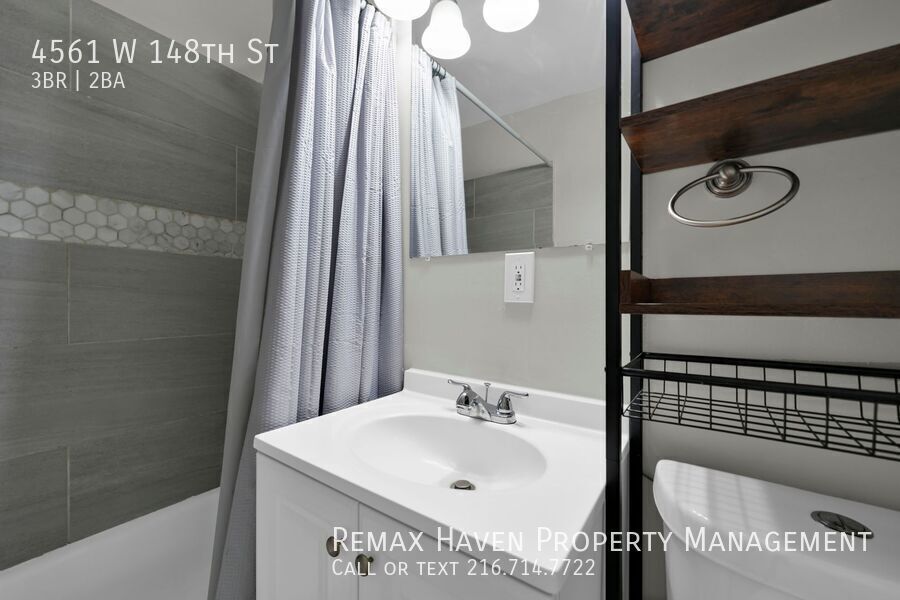 4561 W 148th St, Cleveland - Spacious 3-bed 1.5-bath single-family home! property image