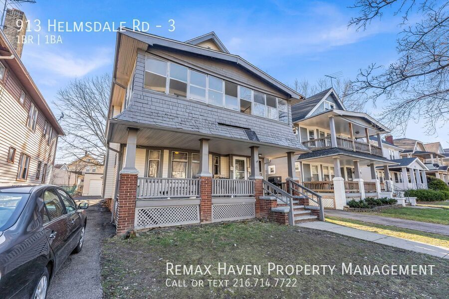 915 Helmsdale Rd | Unit 3, Cleveland Heights- Spacious 1 bed 1 bath multi-family home! property image