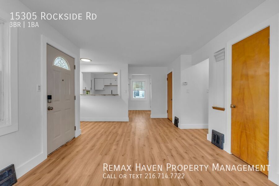 15305 Rockside Rd, Maple Heights- Spacious 3-bed 1-bath single-family home! property image