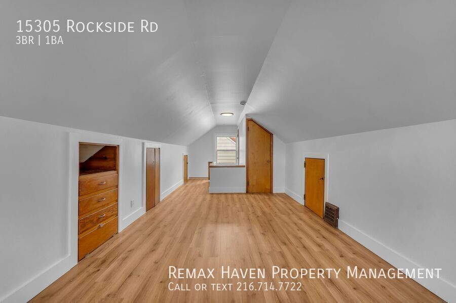 15305 Rockside Rd, Maple Heights- Spacious 3-bed 1-bath single-family home! property image