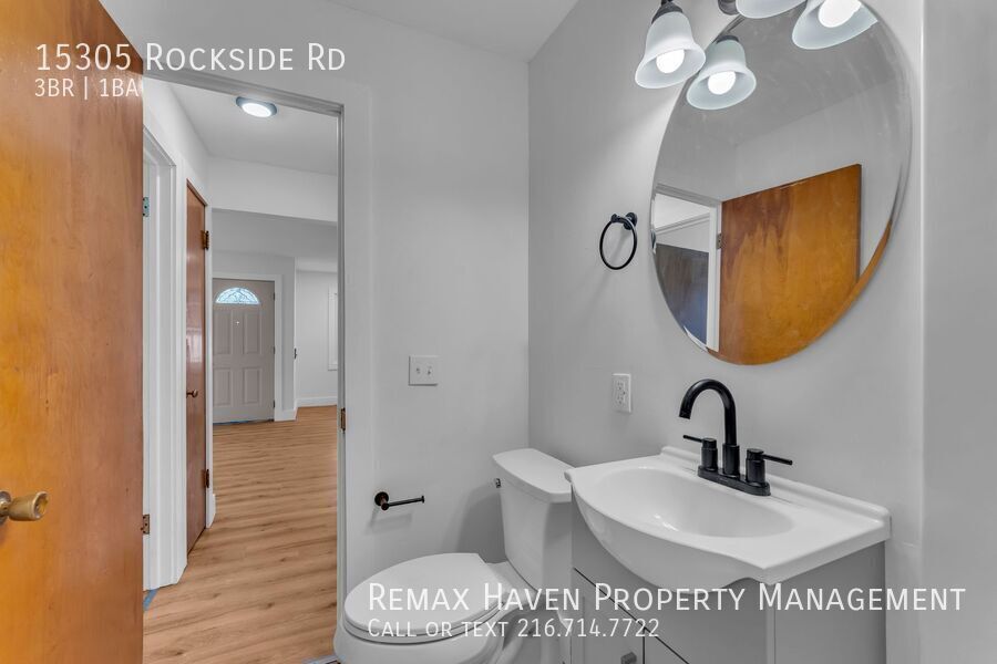 15305 Rockside Rd, Maple Heights- Spacious 3-bed 1-bath single-family home! property image