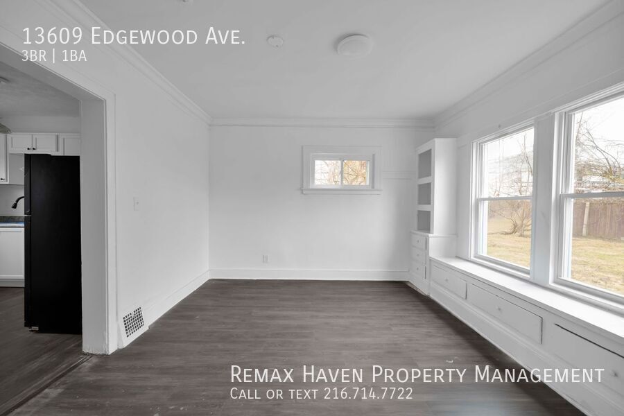 13609 Edgewood Ave, Cleveland - Spacious 3-bed 1-bath single-family home! property image